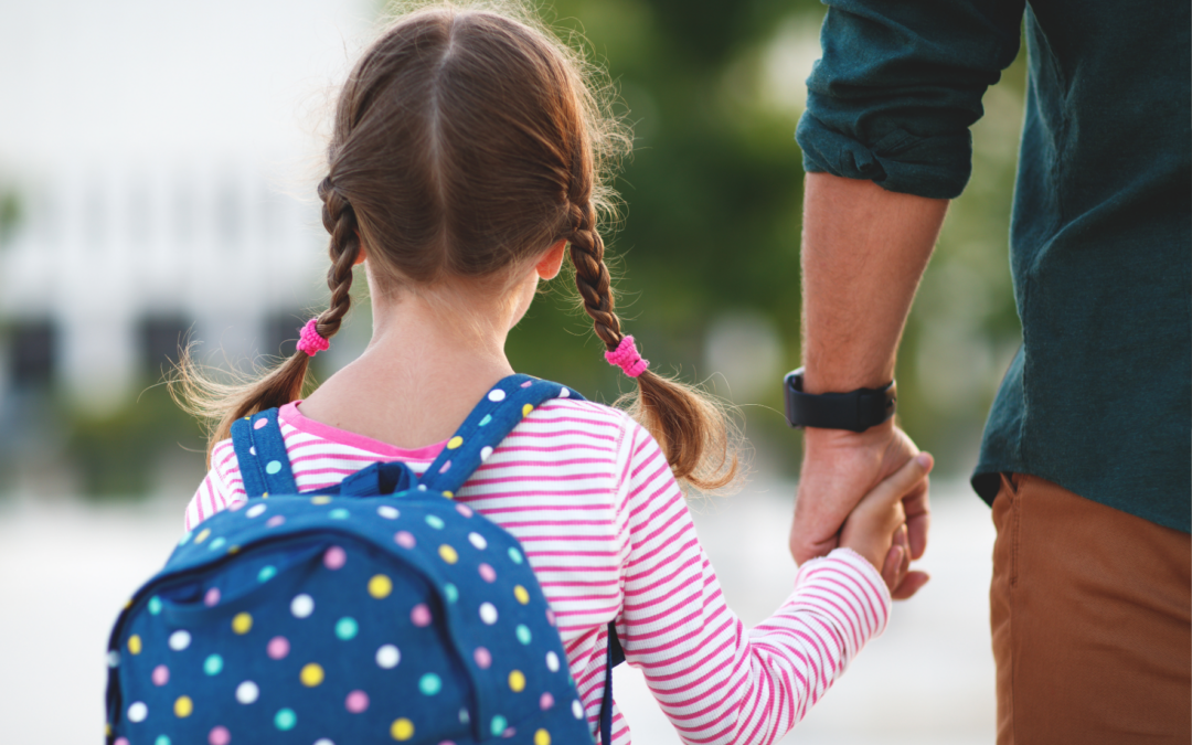 Wat helpt (en wat juist niet) bij een overprikkeld kind na school